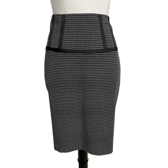 The Limited Collection Skirt size 6 Black White Dots Straight Pencil Knee Career - Picture 1 of 7